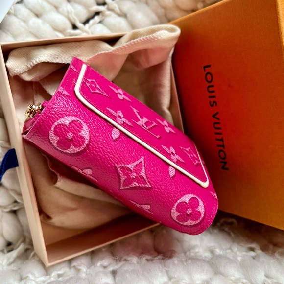 Sold x BNWT Louis vuitton Limited Edition pink canvas Lou wallet - Picture 3 of 12